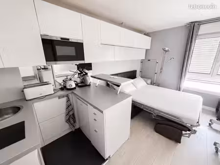 studio meublé à louer courbevoie 750/mois