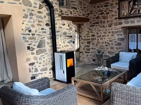 gatuzières / meyrueis – grand meublé de caractère – jardin  wi-fi  poêle