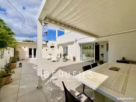 villa 8 pièces 145 m²