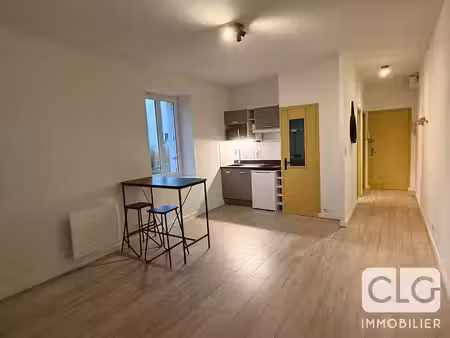 location meublée appartement 2 pièces 37.7 m² à briec (29510)  568 €