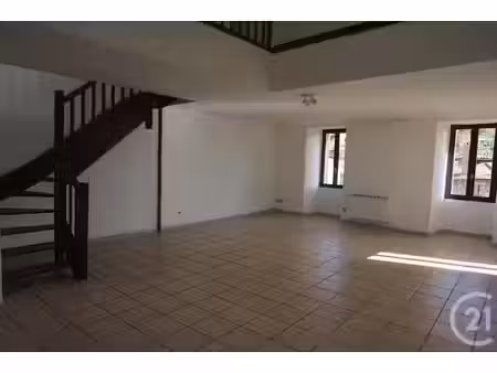 location appartement 4 pièces 120 m² à bourg-argental (42220)  625 €