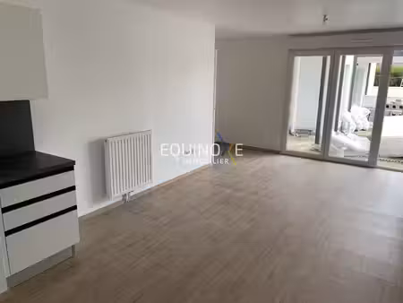 à sautron  grand appartement en location avec terrasse