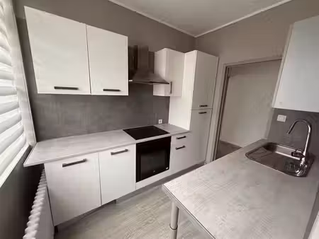 appartement à louer à boulevard joseph tirou 221 charleroi (vbe61098)