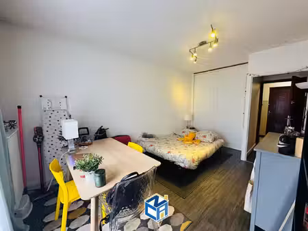 studio meublé 22m2 + balcon avec locataire en place
