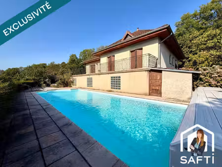 maison familiale avec piscine  grand sous-sol et terrain arboré : un bien rare à poliénas.