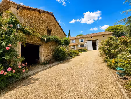maison en pierre de 130m2 avec piscine
