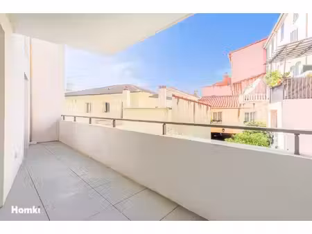cagnes-sur-mer – centre-ville | superbe 2 pièces récent avec terrasse