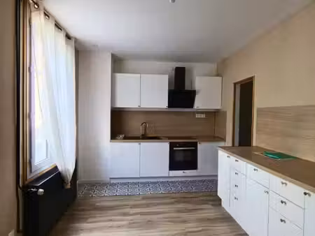 reugny   maison de village 108 m²   3 chambres  cour  garage