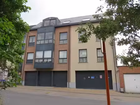 appart 2 grandes chambres complètement rénové