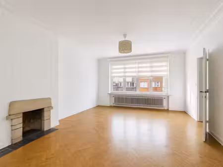 appartement à louer avec terrasse et 2 chambres   ganshoren (vbe61145)