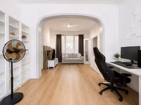 appartement à louer à avenue du bourgmestre jean materne 14 jambes (vbe61126)