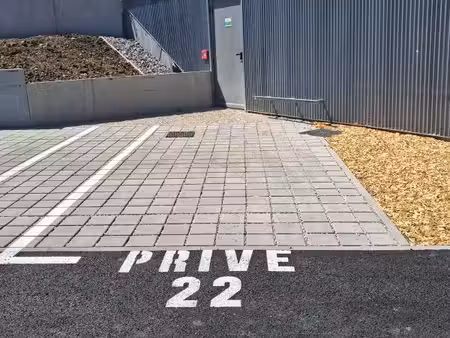 parking aérien dans résidence neuve