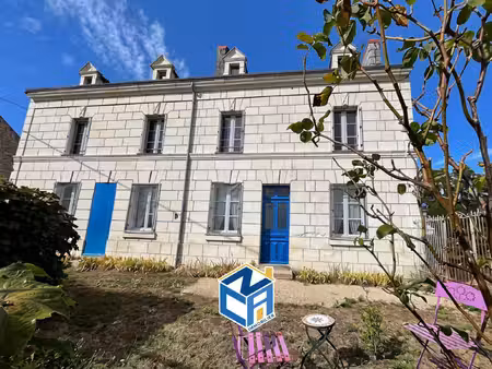 maison de caractère avec dependances et troglodytes