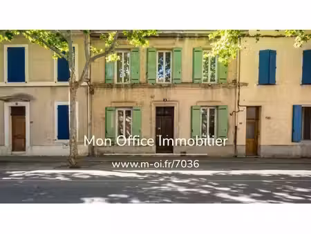 référence : 7036-cdi - grande maison de ville avec cour intérieure et fort potentiel