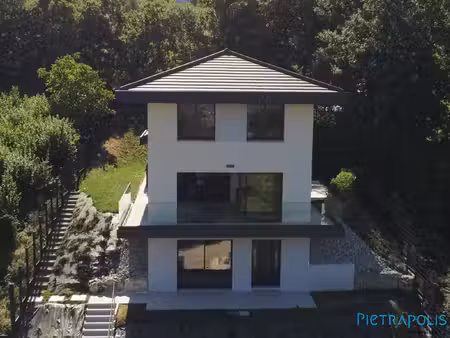 villa comtemporaine de standing 208m2