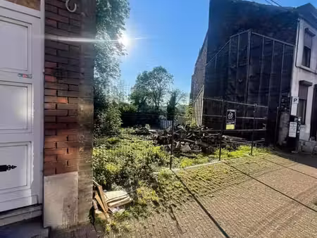 terrain à bâtir idéalement situé à charleroi – une belle opp