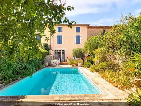maison 7 pièces - 250 m²
