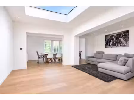 sous option: maison 3ch meublée à louer (1 an) avec jardin