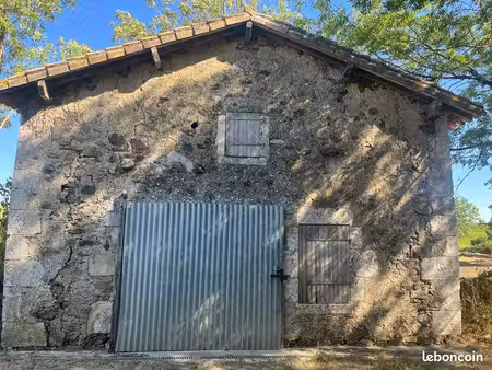 grange en pierre pour stockage
