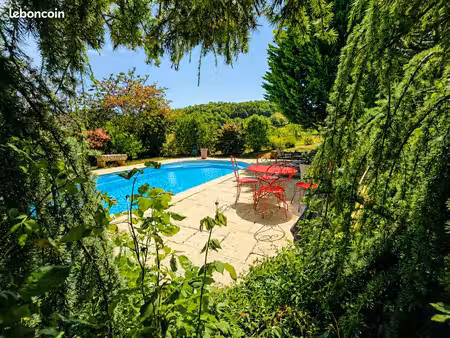 villa 5 pièces 150 m²