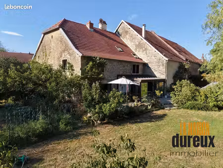 propriété 4 pièces 185 m²