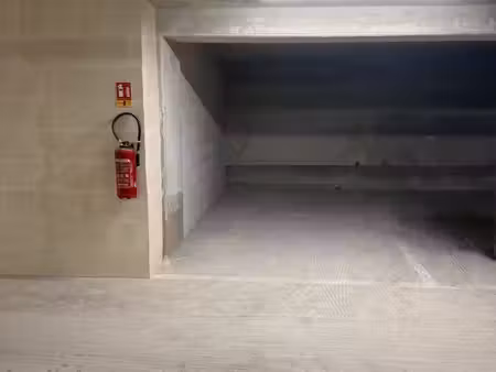 parking à louer – résidence récente sécurisée – combs-la-ville mairie