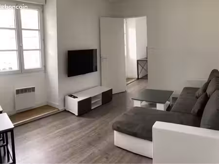 appartement t2 meublé centre laval