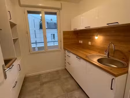 appartement 3 pièces avec balcon et box fermé – chartres  à 3 min à pied de la gare