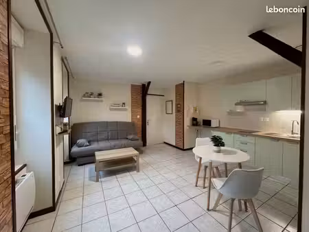 location studio meublé