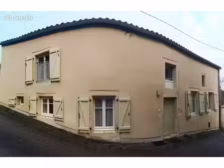 maison de village f4 sans extérieur