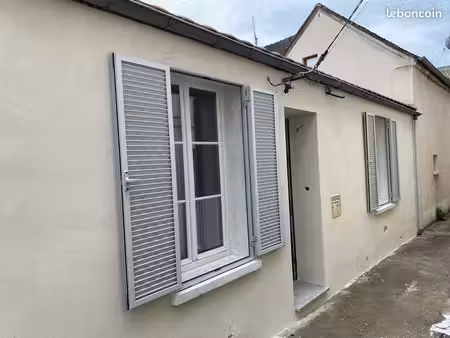 appartement t2 rénové meublé centre-ville sens
