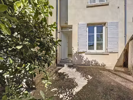 appartement centre de champagne au mont d'or - 79.20 m2 - 3 pièces  2 chambres + jardin + 