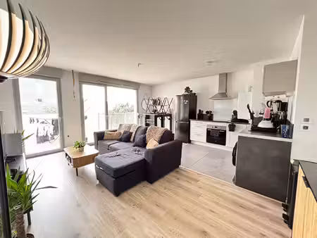 bruz hyper centre- appartement 2 chambres- terrasse- place de parking