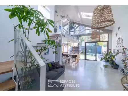 maison d' architecte  ancienne grange rénovée avec jardin