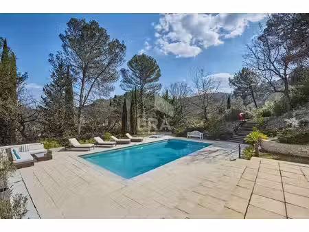 aix sud - volumes  lumiere et jardin exceptionnels pour cette propriete