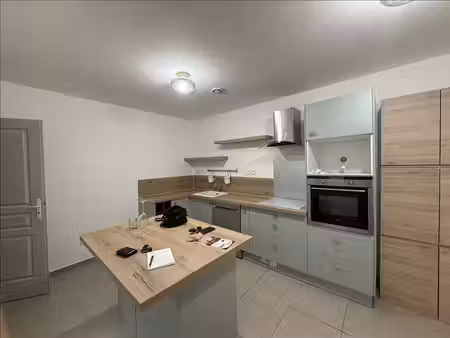 appartement - rdc - 71 m2 - 3 pièces - non meublé
