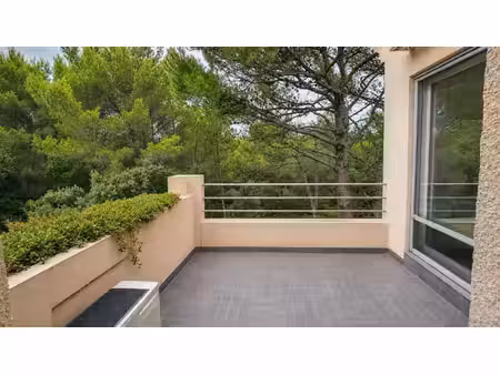 à louer – appartement t3 avec mezzanine – résidence les pins aux angles