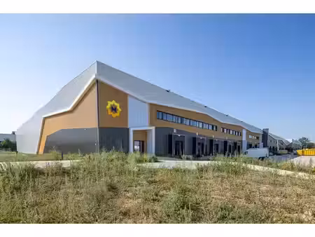 location entrepôt 2000m² à 15355m²