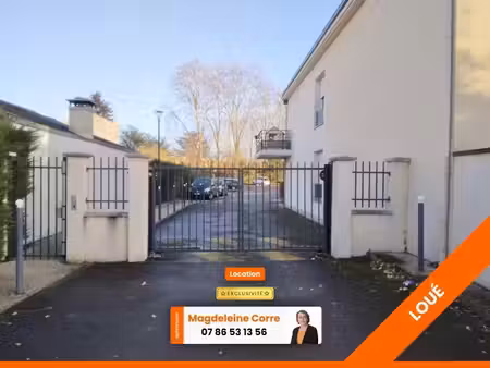 location parking 12 m² à mennecy (91540)  55 €