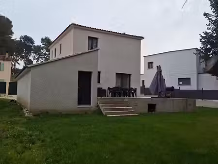 bastide meublée neuve de 98m2 sur 500m2 de terrain avec piscine