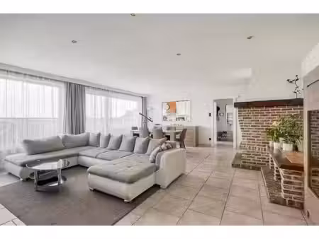 appartement entièrement rénové de 83 m² avec 2 terrasses