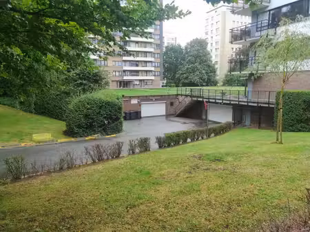grand box de garage (16m2) à louer