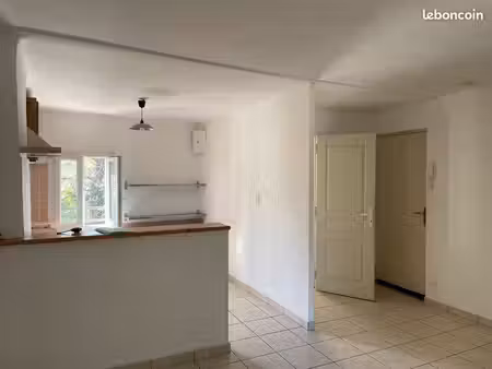t3 55m² puy sainte réparade
