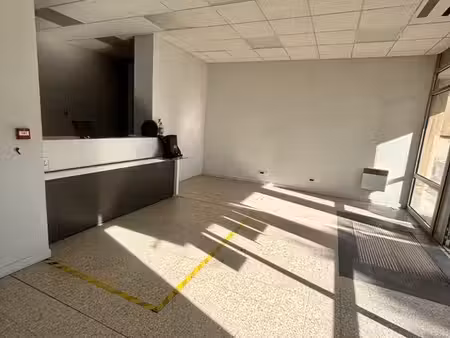 local commercial 136 m2 - ancienne poste centre de marnay