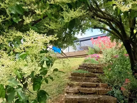 agréable maison de plain-pieds  située au bout d'une impasse  sans vis à vis  à proximité 
