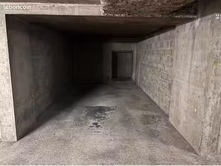 villeurbanne république garage/box ouvert