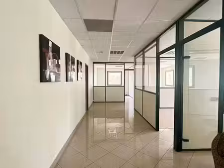 bureaux 92 m²