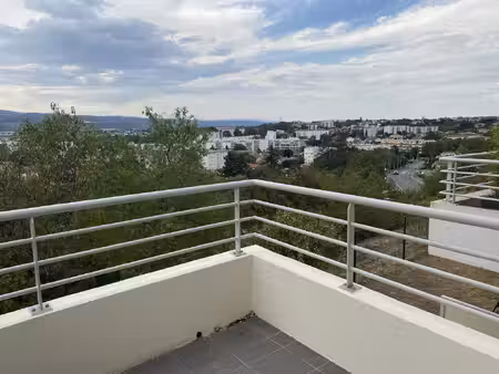 t3 avec terrasse  cave et garage  le clos de santolines  265