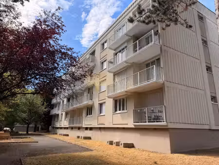 appartement 3 pièces lumineux avec balcon plein sud