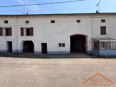 à vendre - surface aménageable 193.2 m2 à rénover - 49 999?